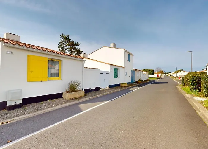 Etoile De Avec Piscine 布雷蒂诺斯梅尔