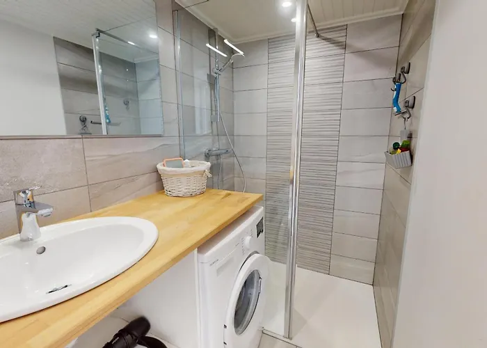 Etoile De Avec Piscine 度假居