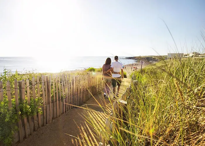 Etoile De Avec Piscine 布雷蒂诺斯梅尔
